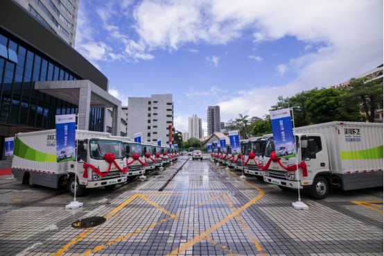 【宣傳通稿-終】支承環保大業、共筑綠色未來——江淮汽車首批51臺新能源商用車交付深圳支氏環保1613.png