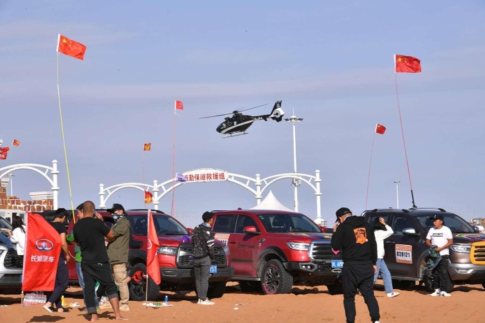 英雄再會！長城炮車主玩轉阿拉善英雄會