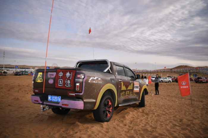 英雄再會！長城炮車主玩轉阿拉善英雄會