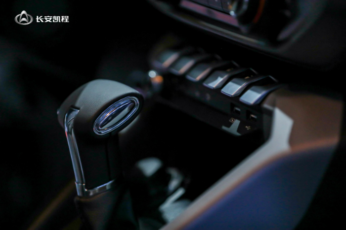 售價9.98-13.48萬元，長安凱程F70汽油自動擋上市V4.0646