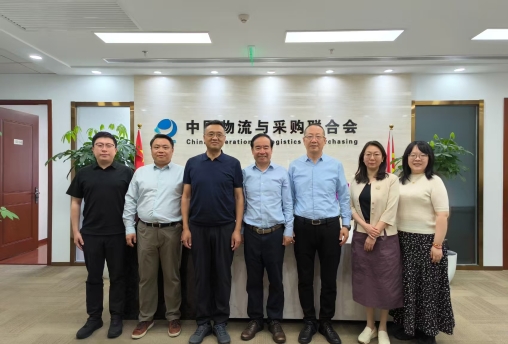 馬增榮會(huì)見(jiàn)山東港口煙臺(tái)港集團(tuán)黨委委員、副總經(jīng)理薛寶龍一行
